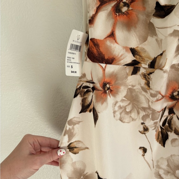 High Low dress. Size Small. NWT - Picture 3 of 3